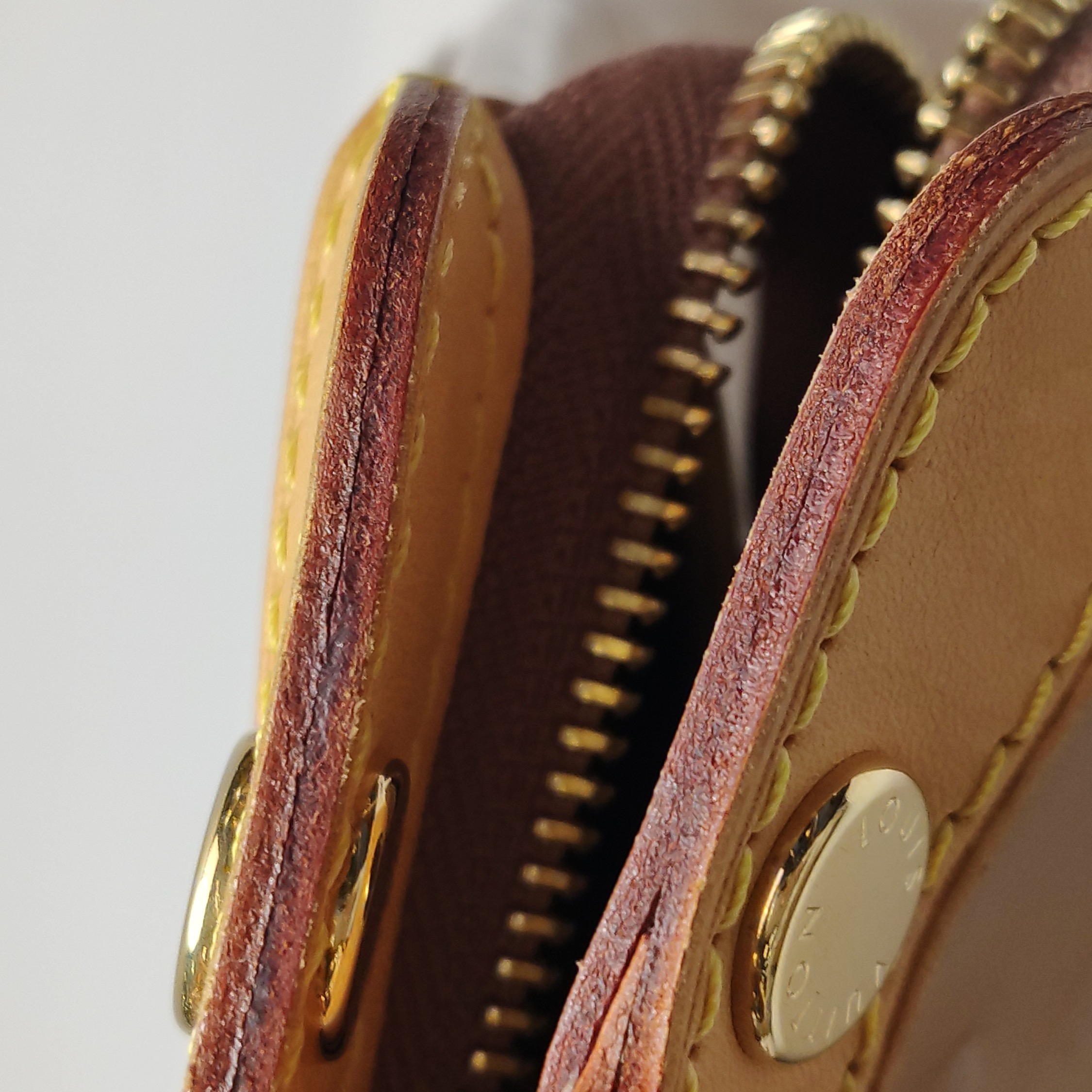 Louis Vuitton(LV) Brea Handbag Monogram Vernis MM — photo 10 of 26