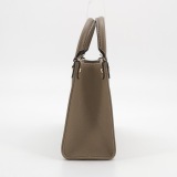 Louis Vuitton(LV) OnTheGo Tote Bicolor Monogram Empreinte Giant BB — thumbnail 5