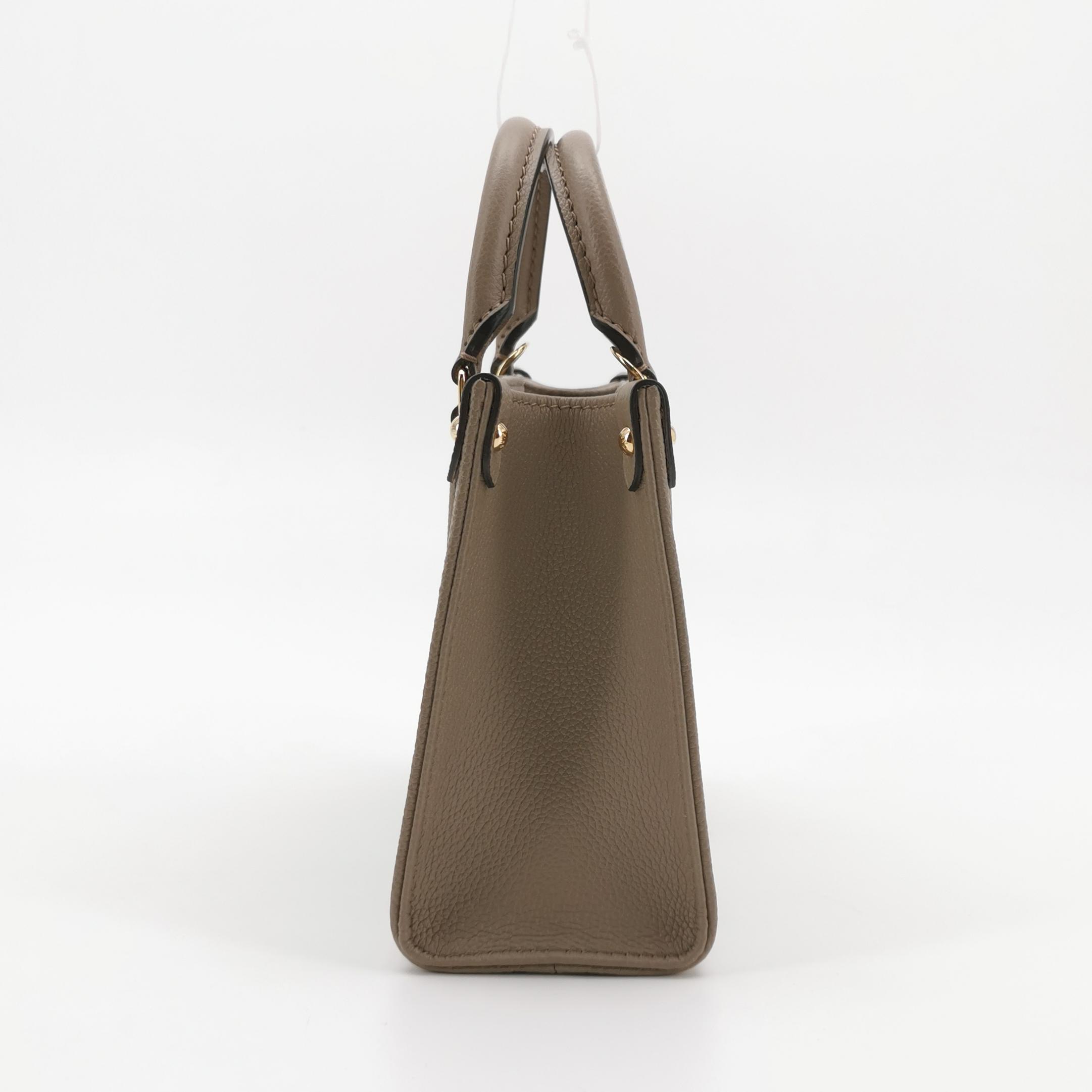 Louis Vuitton(LV) OnTheGo Tote Bicolor Monogram Empreinte Giant BB — photo 4 of 14