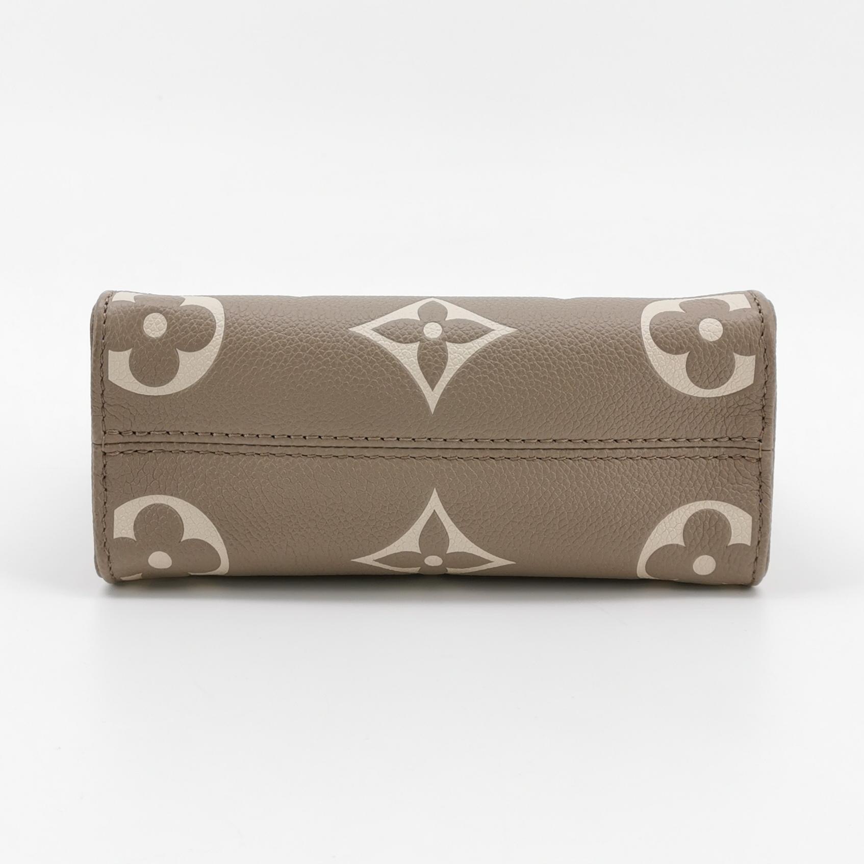 Louis Vuitton(LV) OnTheGo Tote Bicolor Monogram Empreinte Giant BB — photo 6 of 14