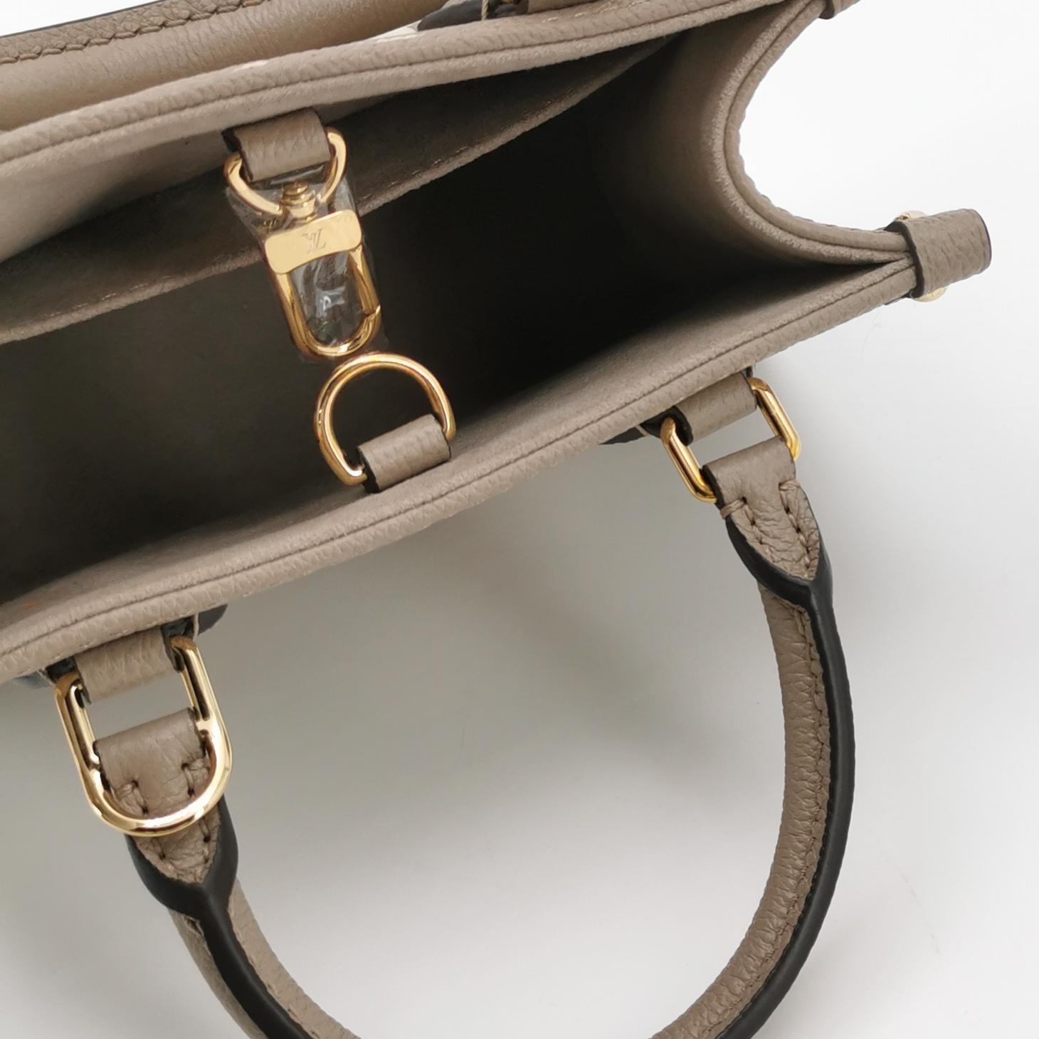 Louis Vuitton(LV) OnTheGo Tote Bicolor Monogram Empreinte Giant BB — photo 7 of 14
