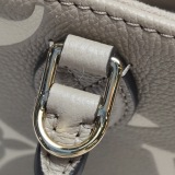 Louis Vuitton(LV) OnTheGo Tote Bicolor Monogram Empreinte Giant BB — thumbnail 11