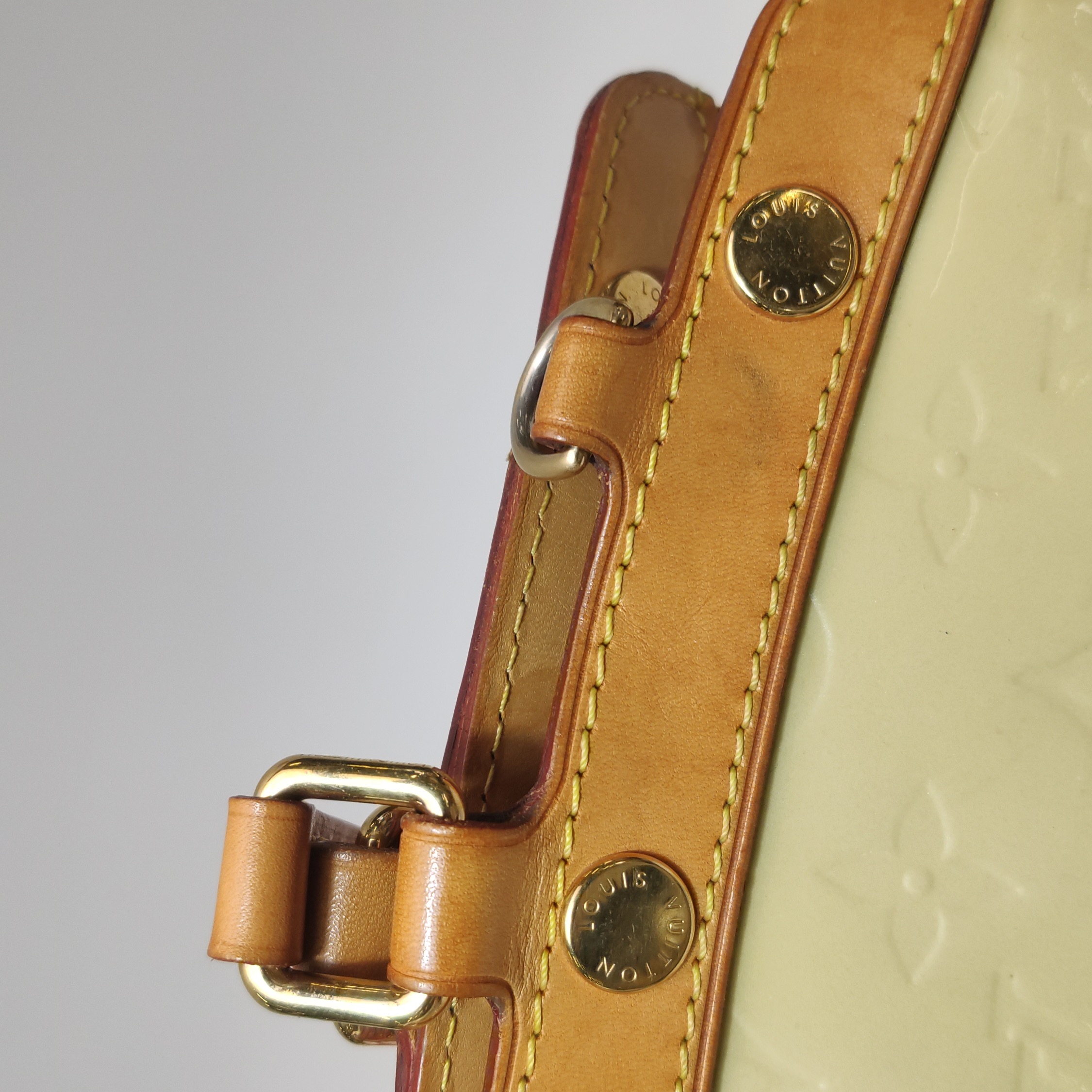 Louis Vuitton(LV) Brea Handbag Monogram Vernis MM — photo 13 of 21