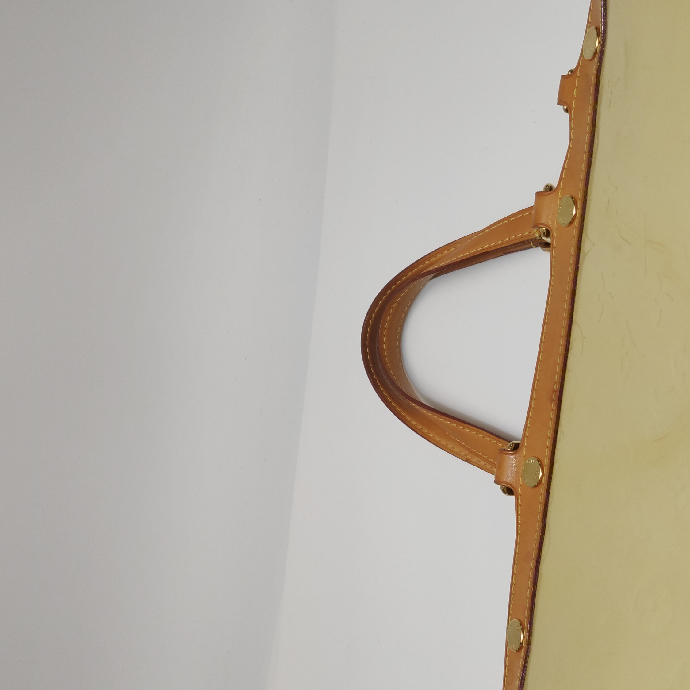 Louis Vuitton(LV) Brea Handbag Monogram Vernis MM — photo 12 of 21