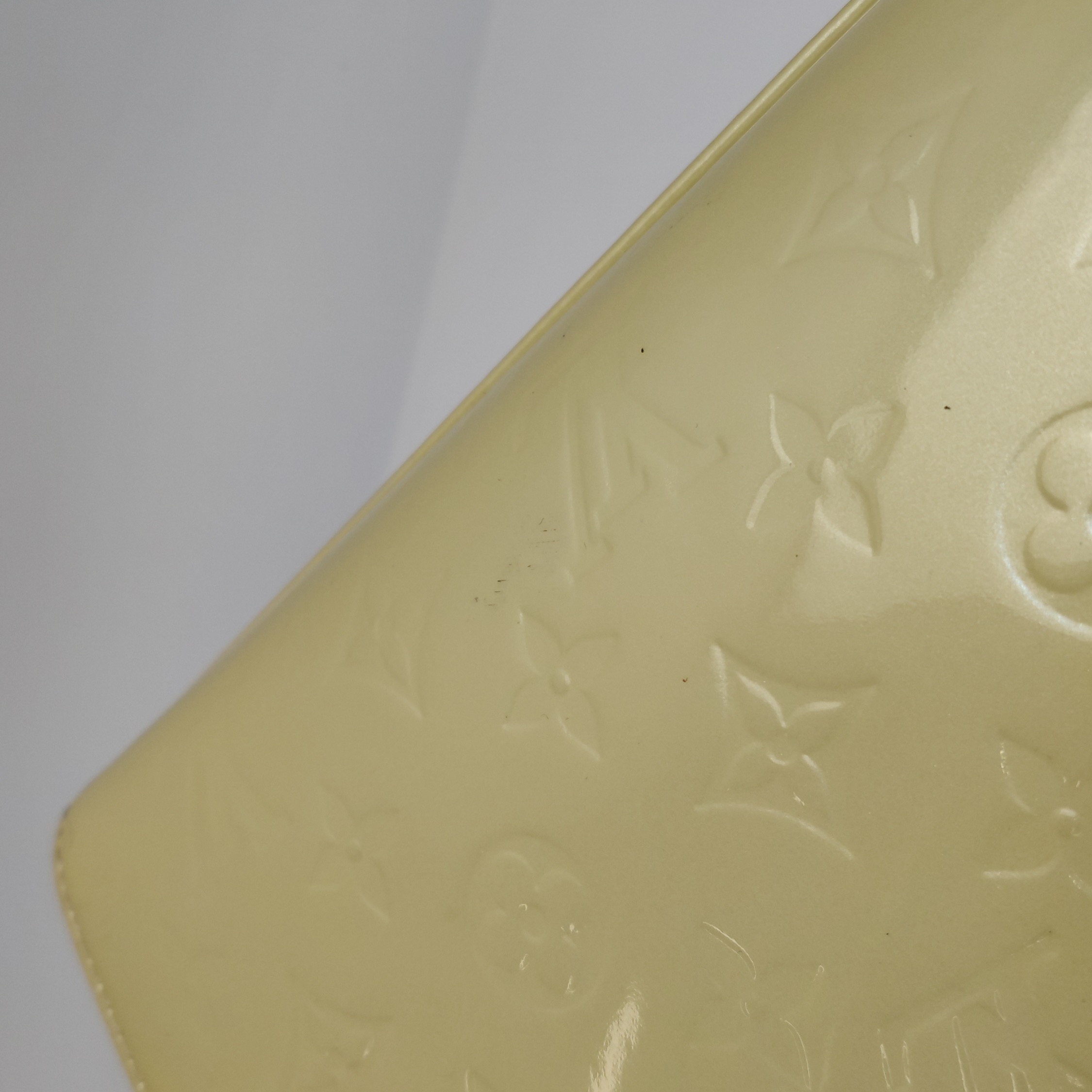 Louis Vuitton(LV) Brea Handbag Monogram Vernis MM — photo 17 of 21