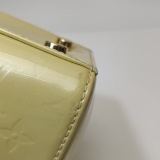 Louis Vuitton(LV) Brea Handbag Monogram Vernis MM — thumbnail 15