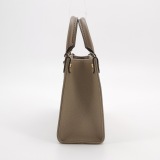 Louis Vuitton(LV) OnTheGo Tote Bicolor Monogram Empreinte Giant BB — thumbnail 4