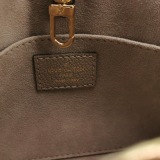 Louis Vuitton(LV) OnTheGo Tote Bicolor Monogram Empreinte Giant BB — thumbnail 8