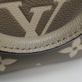 Louis Vuitton(LV) OnTheGo Tote Bicolor Monogram Empreinte Giant BB — thumbnail 15