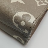 Louis Vuitton(LV) OnTheGo Tote Bicolor Monogram Empreinte Giant BB — thumbnail 13