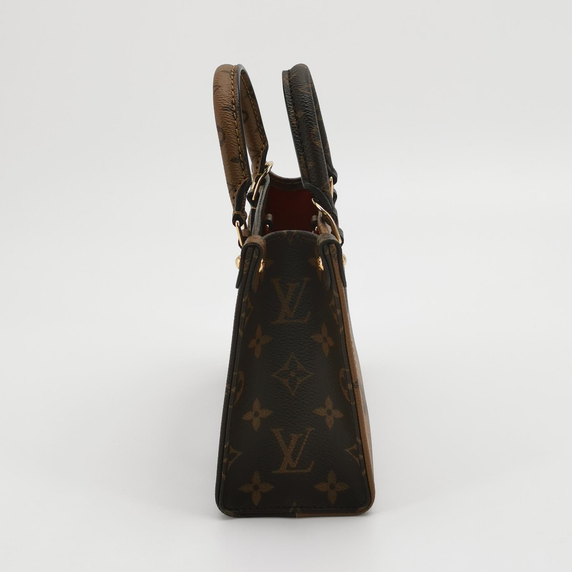 Louis Vuitton(LV) OnTheGo Tote Reverse Monogram Giant BB — photo 4 of 15