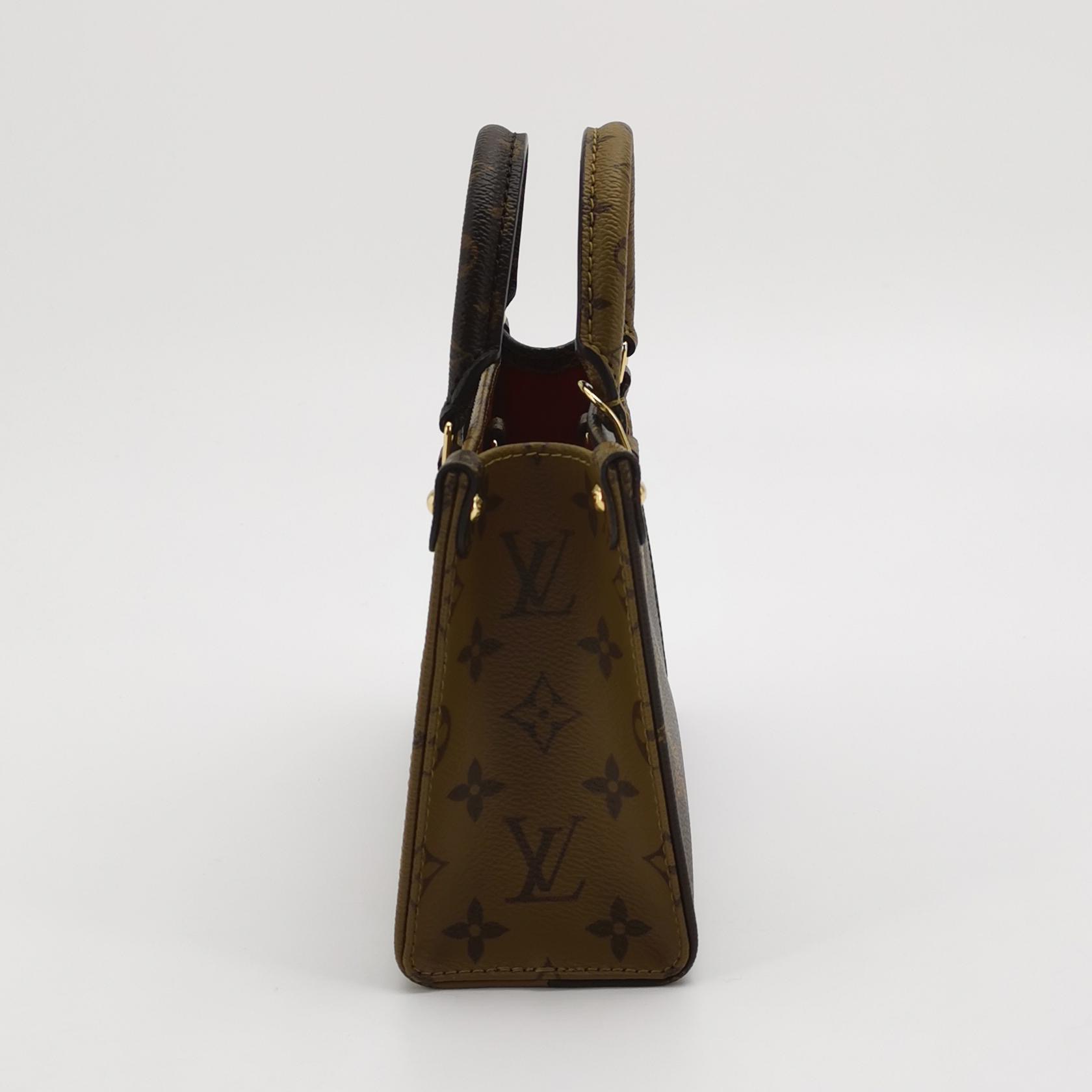 Louis Vuitton(LV) OnTheGo Tote Reverse Monogram Giant BB — photo 5 of 15