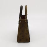 Louis Vuitton(LV) OnTheGo Tote Reverse Monogram Giant BB — thumbnail 5