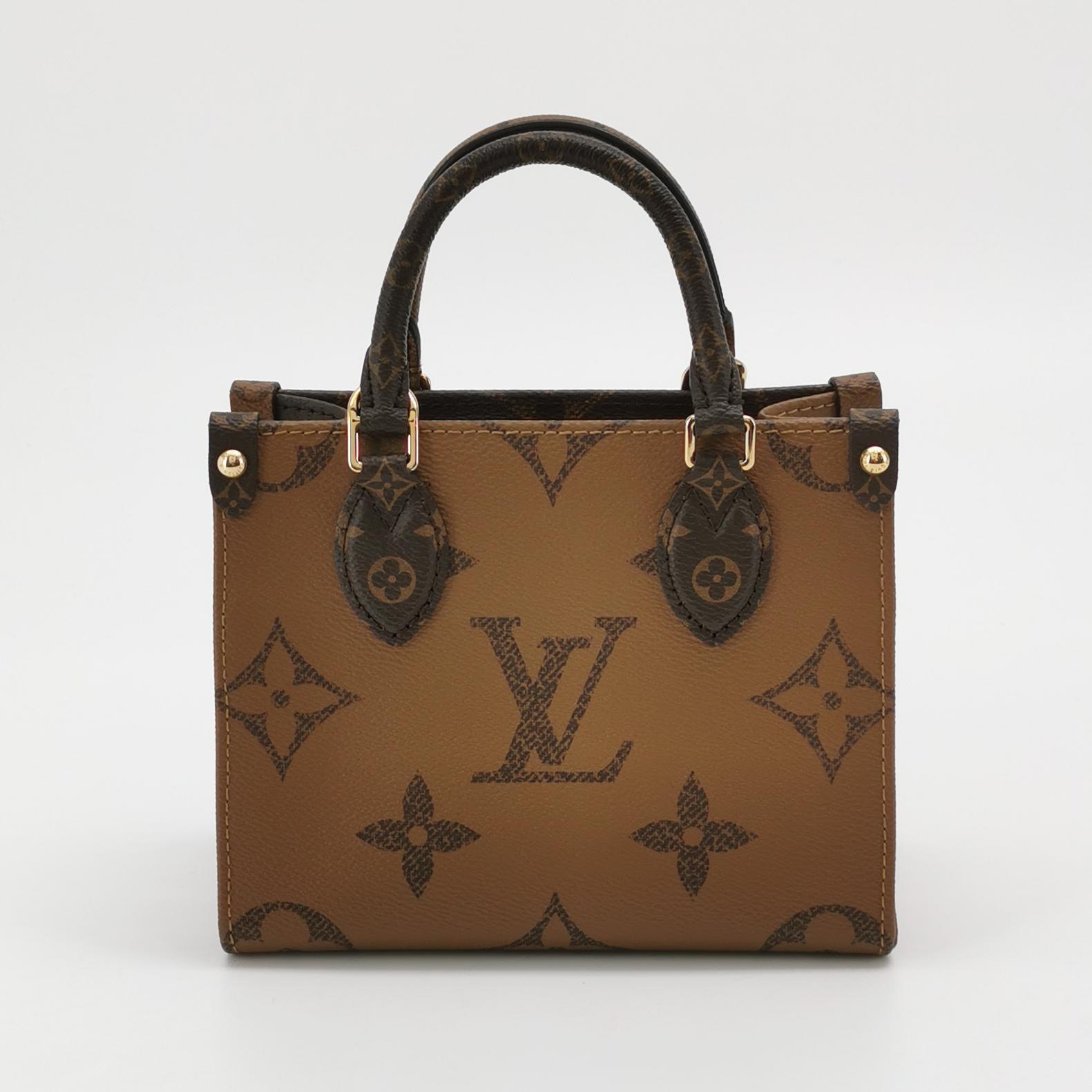 Louis Vuitton(LV) OnTheGo Tote Reverse Monogram Giant BB — photo 3 of 15