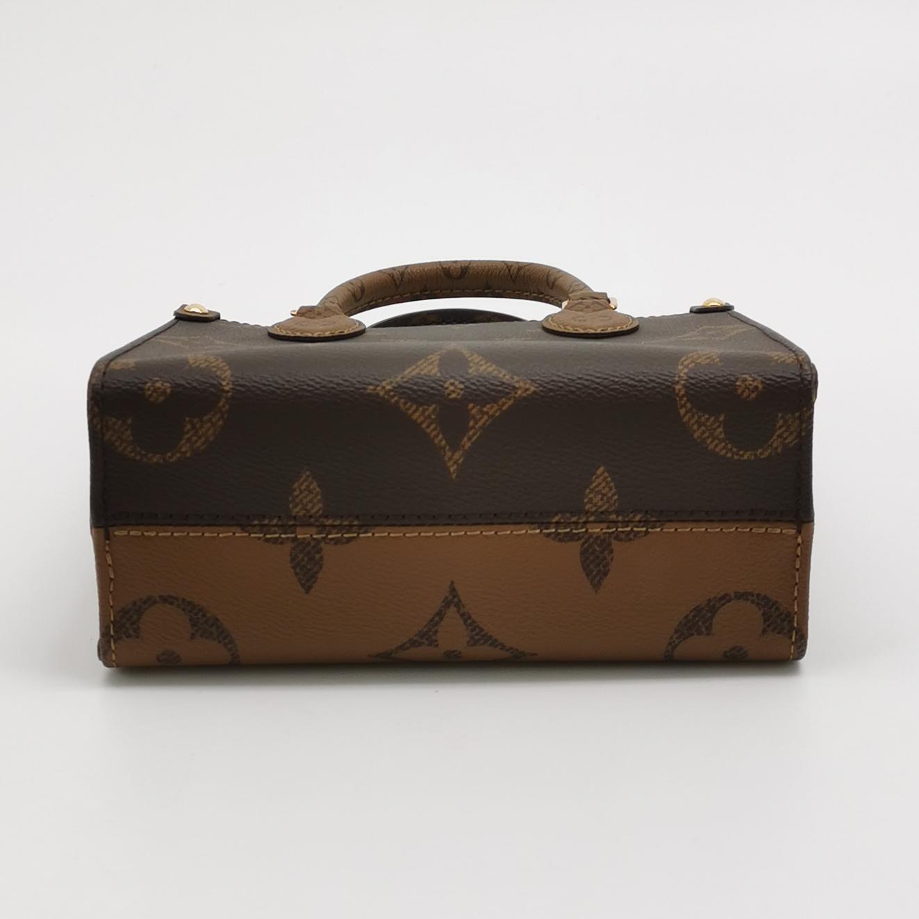Louis Vuitton(LV) OnTheGo Tote Reverse Monogram Giant BB — photo 6 of 15