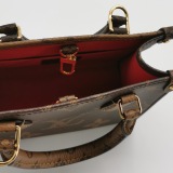 Louis Vuitton(LV) OnTheGo Tote Reverse Monogram Giant BB — thumbnail 7