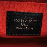 Louis Vuitton(LV) OnTheGo Tote Reverse Monogram Giant BB — thumbnail 8