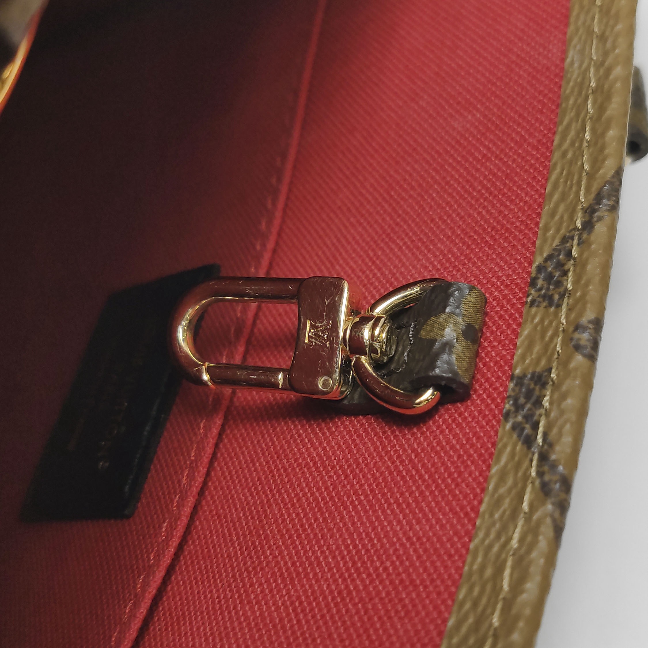 Louis Vuitton(LV) OnTheGo Tote Reverse Monogram Giant BB — photo 10 of 15
