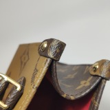 Louis Vuitton(LV) OnTheGo Tote Reverse Monogram Giant BB — thumbnail 14