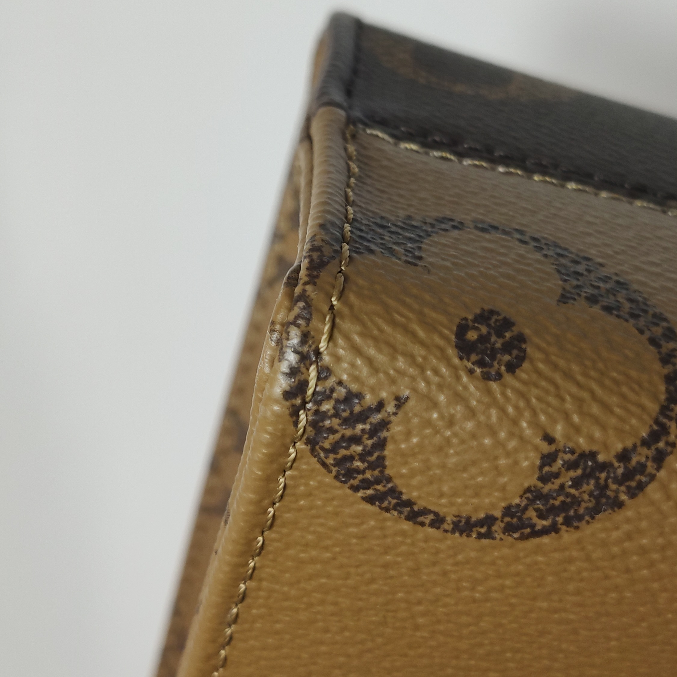 Louis Vuitton(LV) OnTheGo Tote Reverse Monogram Giant BB — photo 15 of 15