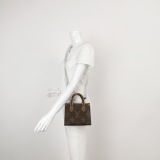 Louis Vuitton(LV) OnTheGo Tote Reverse Monogram Giant BB — thumbnail 2