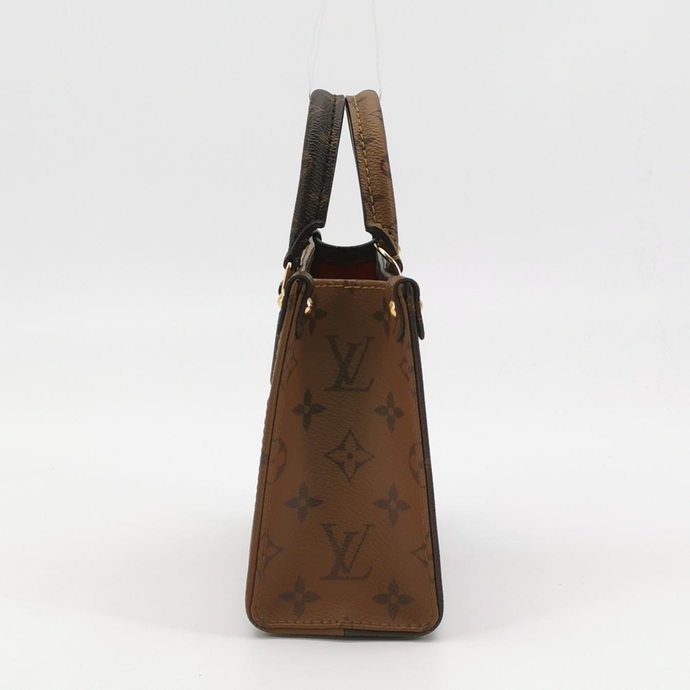 Louis Vuitton(LV) OnTheGo Tote Reverse Monogram Giant BB — photo 5 of 15