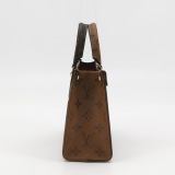 Louis Vuitton(LV) OnTheGo Tote Reverse Monogram Giant BB — thumbnail 5