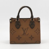 Louis Vuitton(LV) OnTheGo Tote Reverse Monogram Giant BB — thumbnail 3