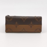Louis Vuitton(LV) OnTheGo Tote Reverse Monogram Giant BB — thumbnail 6