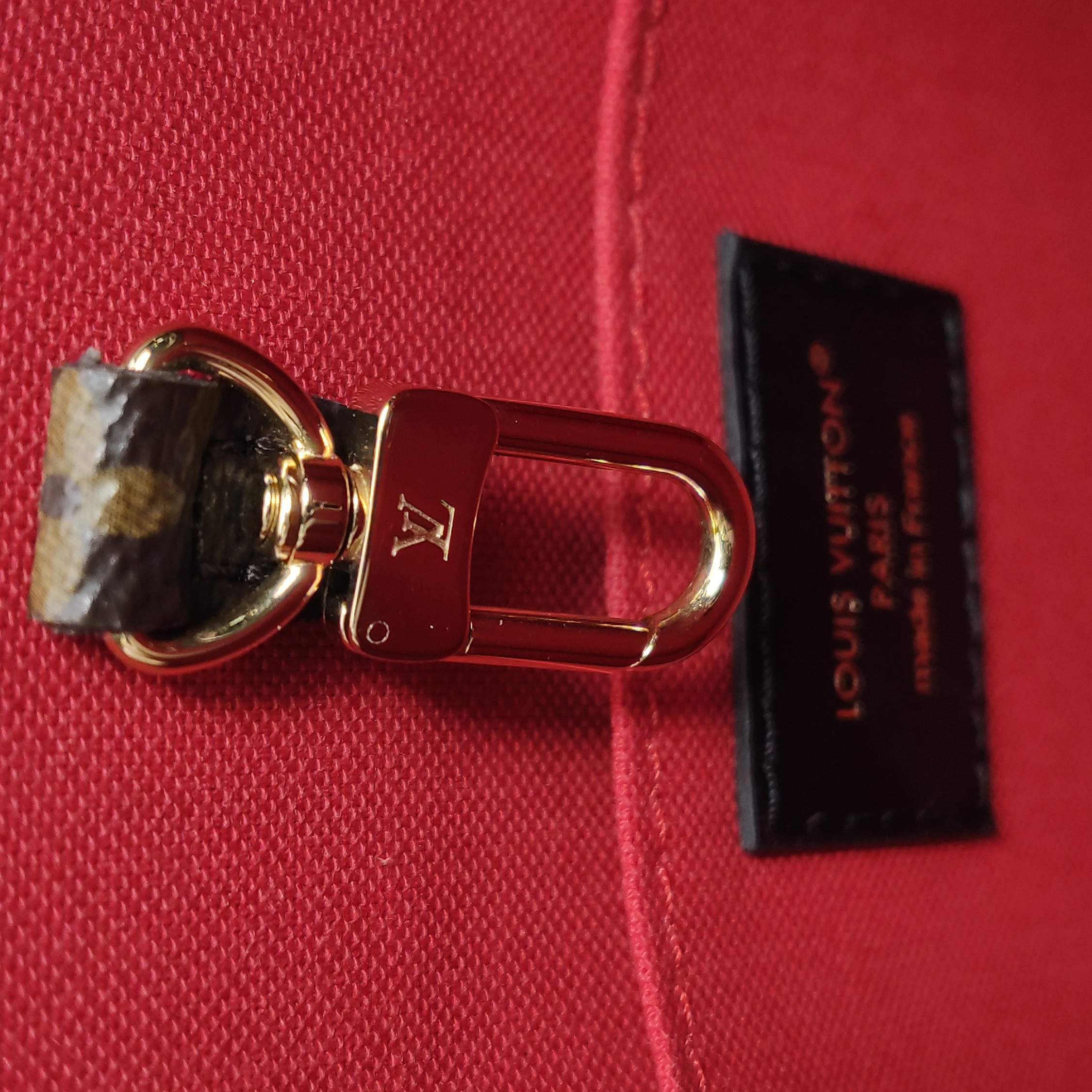 Louis Vuitton(LV) OnTheGo Tote Reverse Monogram Giant BB — photo 10 of 15