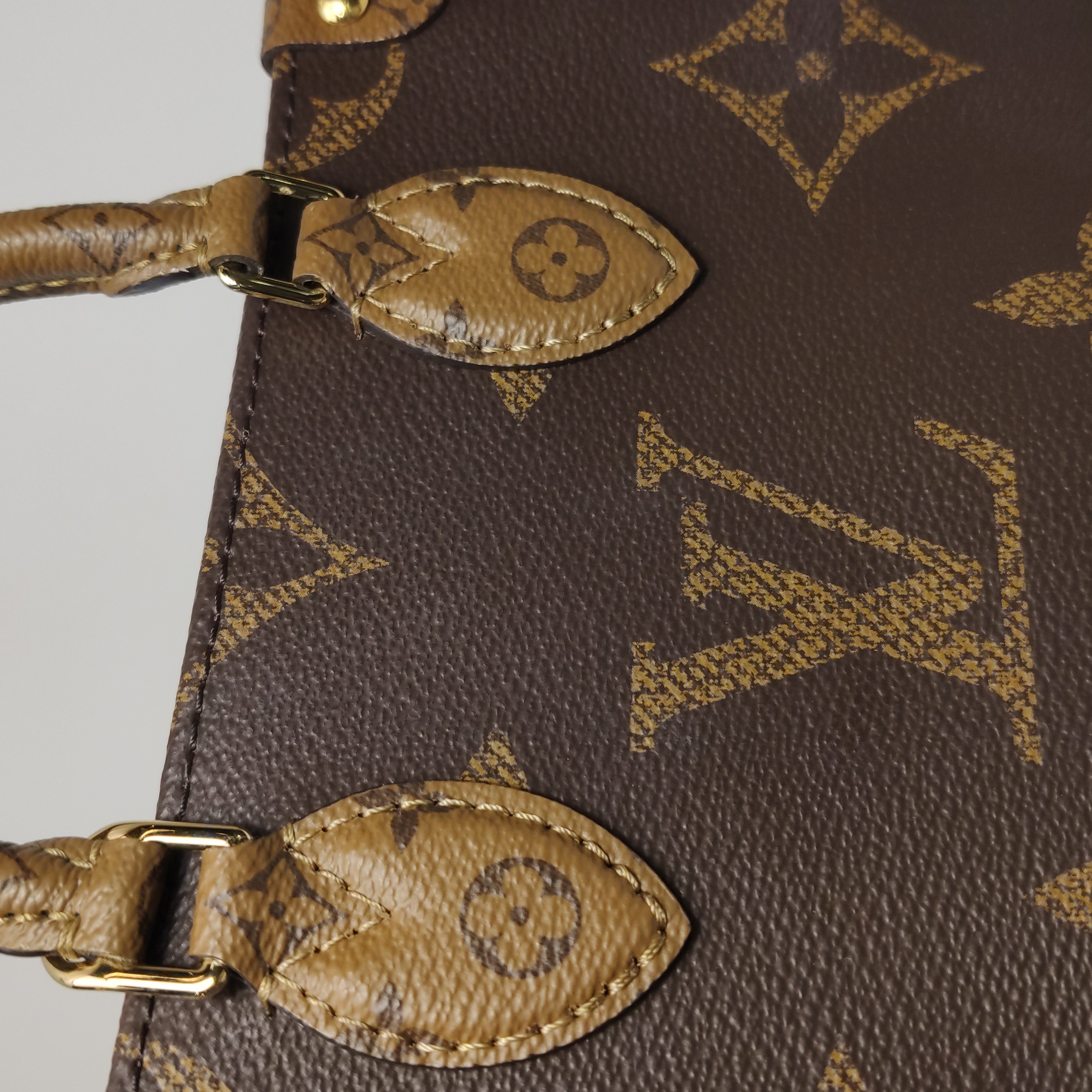 Louis Vuitton(LV) OnTheGo Tote Reverse Monogram Giant BB — photo 13 of 15