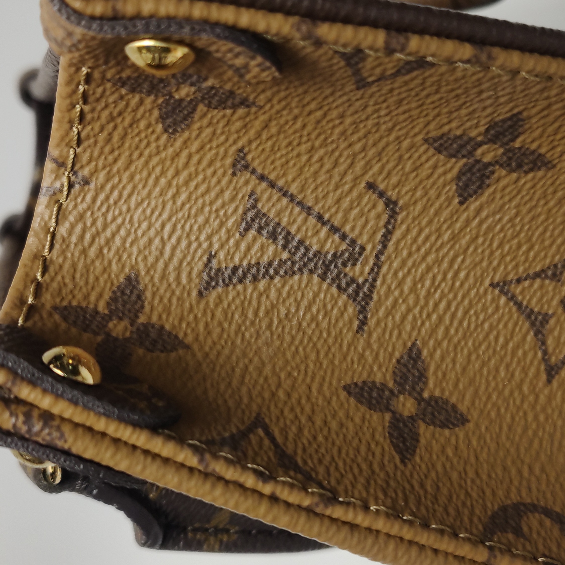 Louis Vuitton(LV) OnTheGo Tote Reverse Monogram Giant BB — photo 14 of 15