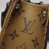 Louis Vuitton(LV) OnTheGo Tote Reverse Monogram Giant BB — thumbnail 14