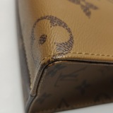 Louis Vuitton(LV) OnTheGo Tote Reverse Monogram Giant BB — thumbnail 15