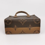 Louis Vuitton(LV) OnTheGo Tote Reverse Monogram Giant BB — thumbnail 6