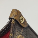 Louis Vuitton(LV) OnTheGo Tote Reverse Monogram Giant BB — thumbnail 10