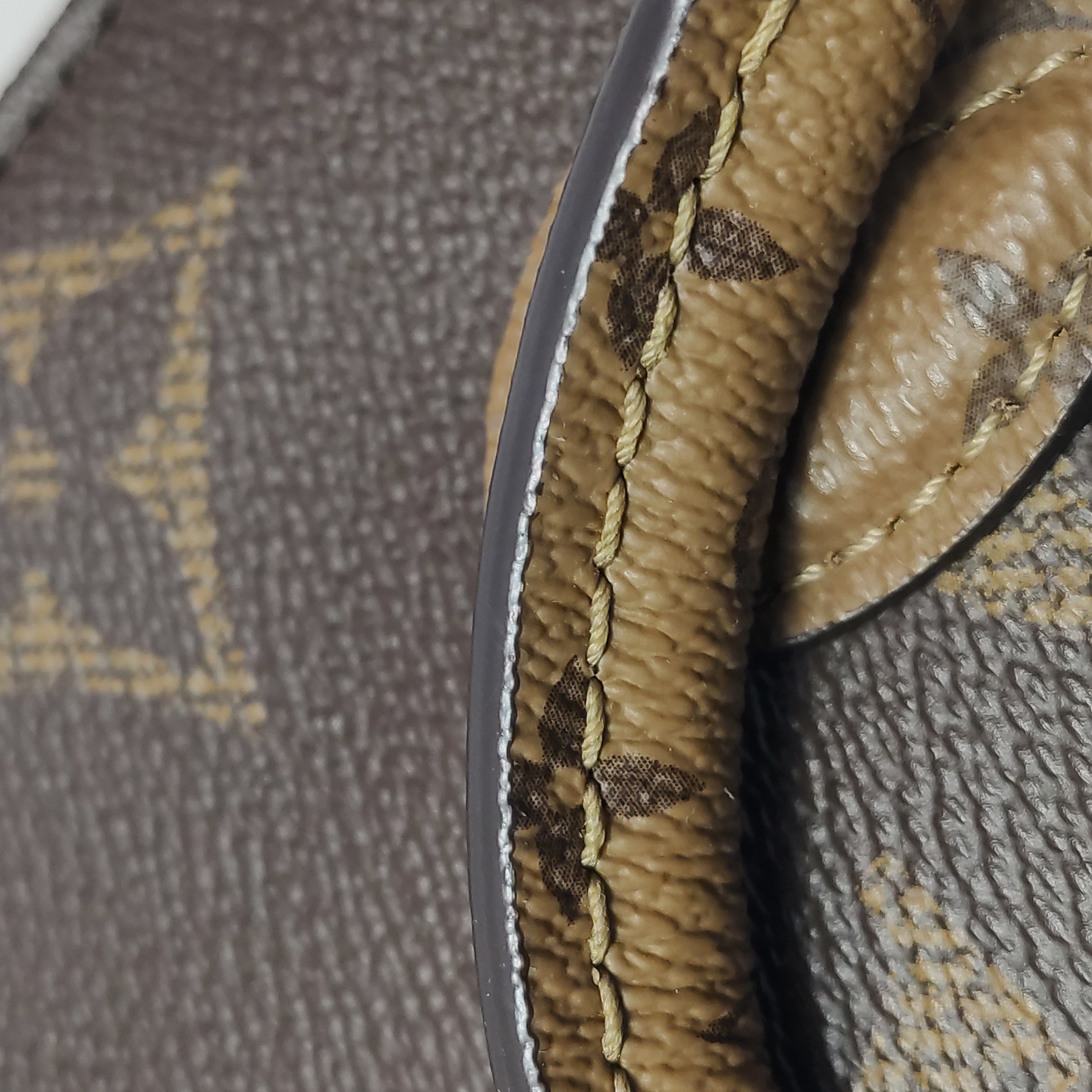 Louis Vuitton(LV) OnTheGo Tote Reverse Monogram Giant BB — photo 12 of 13