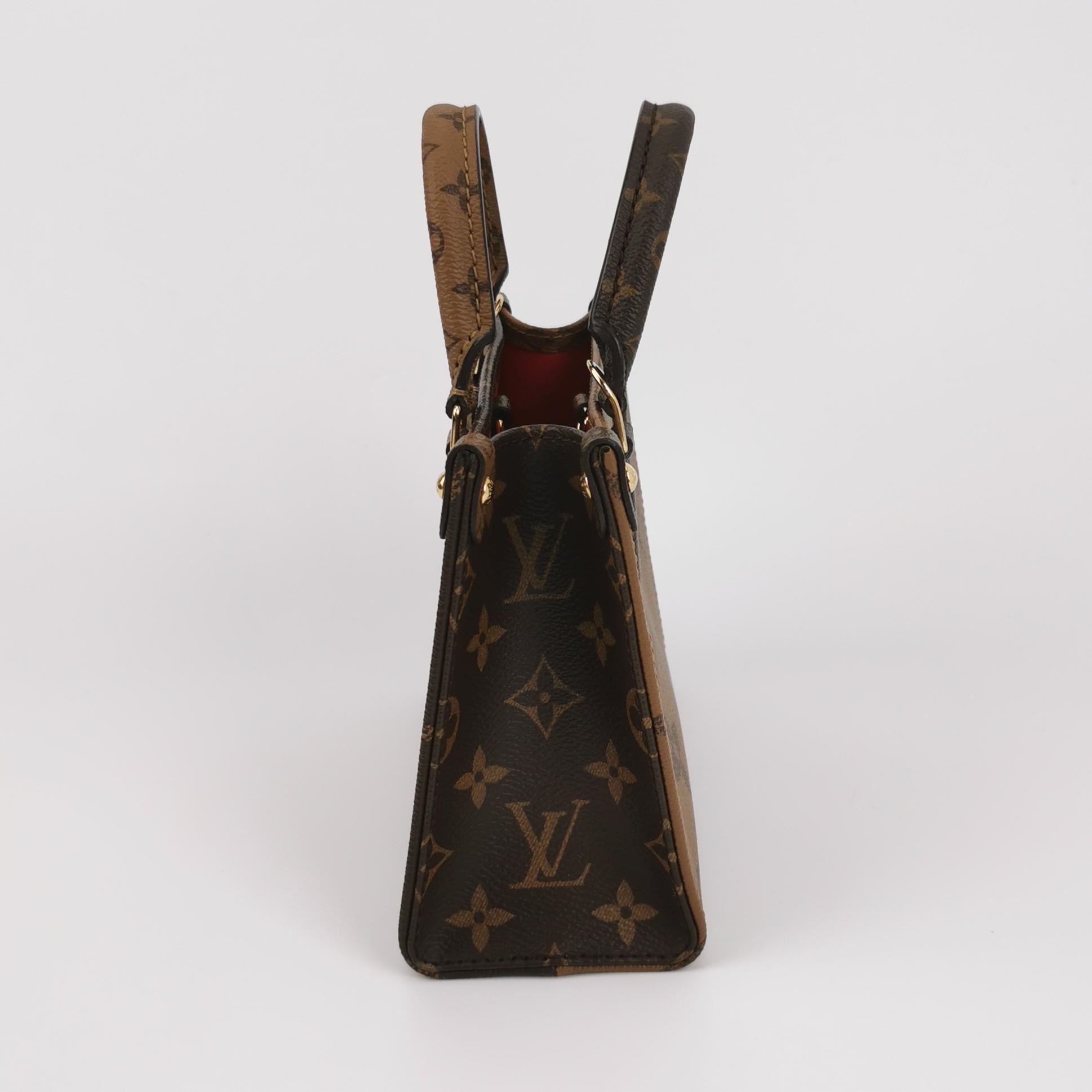 Louis Vuitton(LV) OnTheGo Tote Reverse Monogram Giant BB — photo 5 of 13