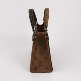 Louis Vuitton(LV) OnTheGo Tote Reverse Monogram Giant BB — thumbnail 4