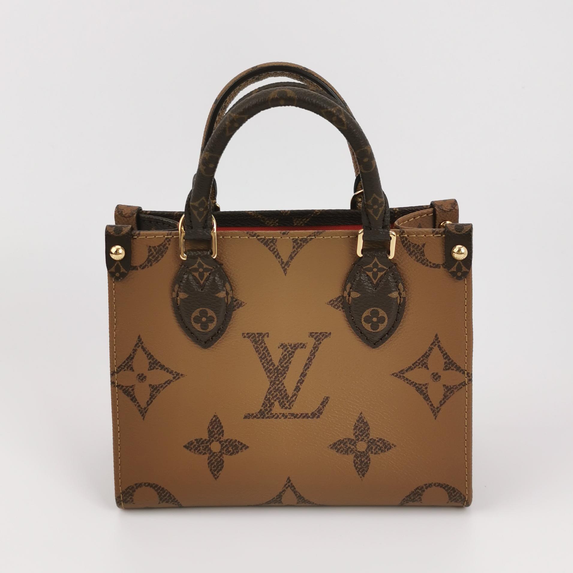 Louis Vuitton(LV) OnTheGo Tote Reverse Monogram Giant BB — photo 3 of 13
