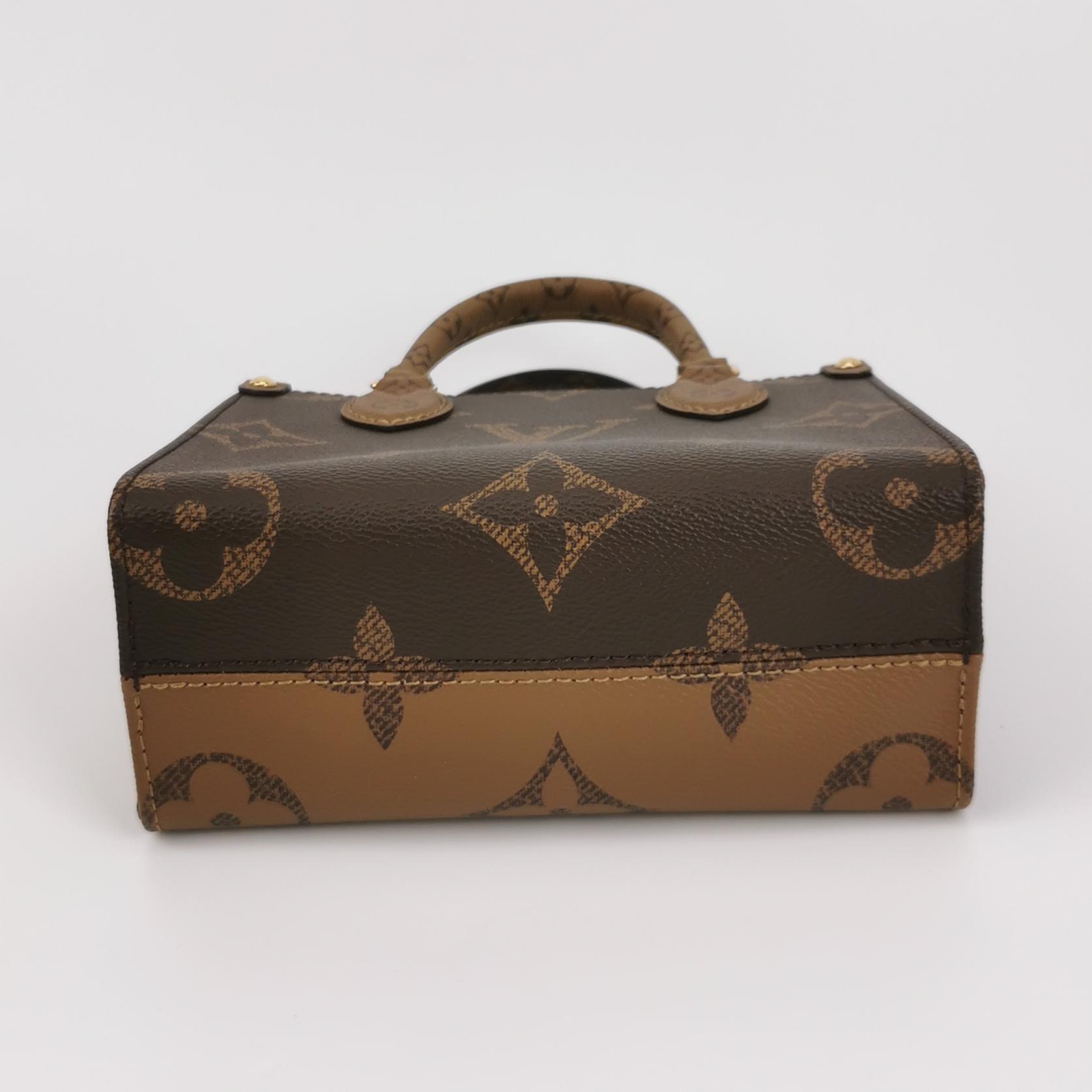 Louis Vuitton(LV) OnTheGo Tote Reverse Monogram Giant BB — photo 6 of 13