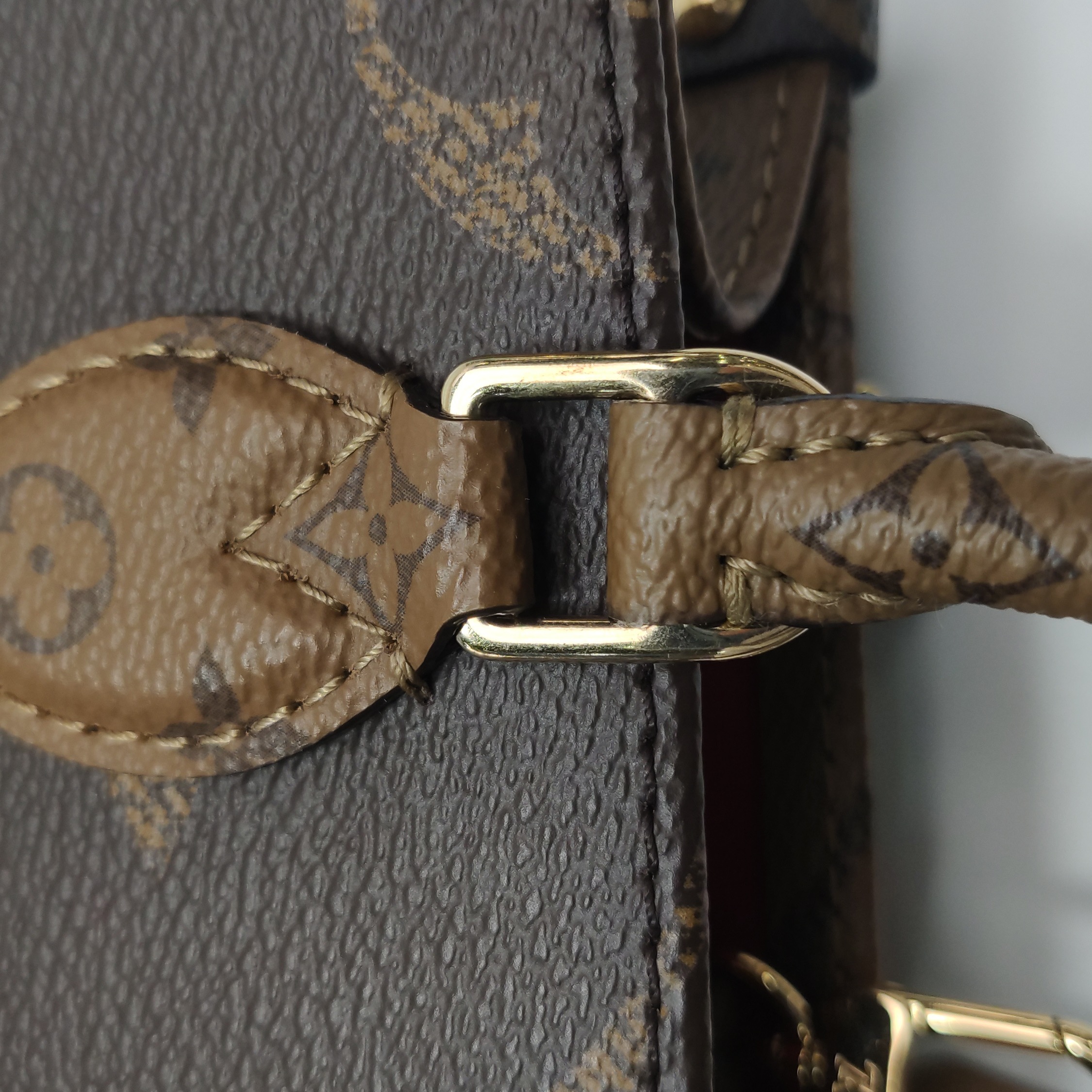Louis Vuitton(LV) OnTheGo Tote Reverse Monogram Giant BB — photo 11 of 13