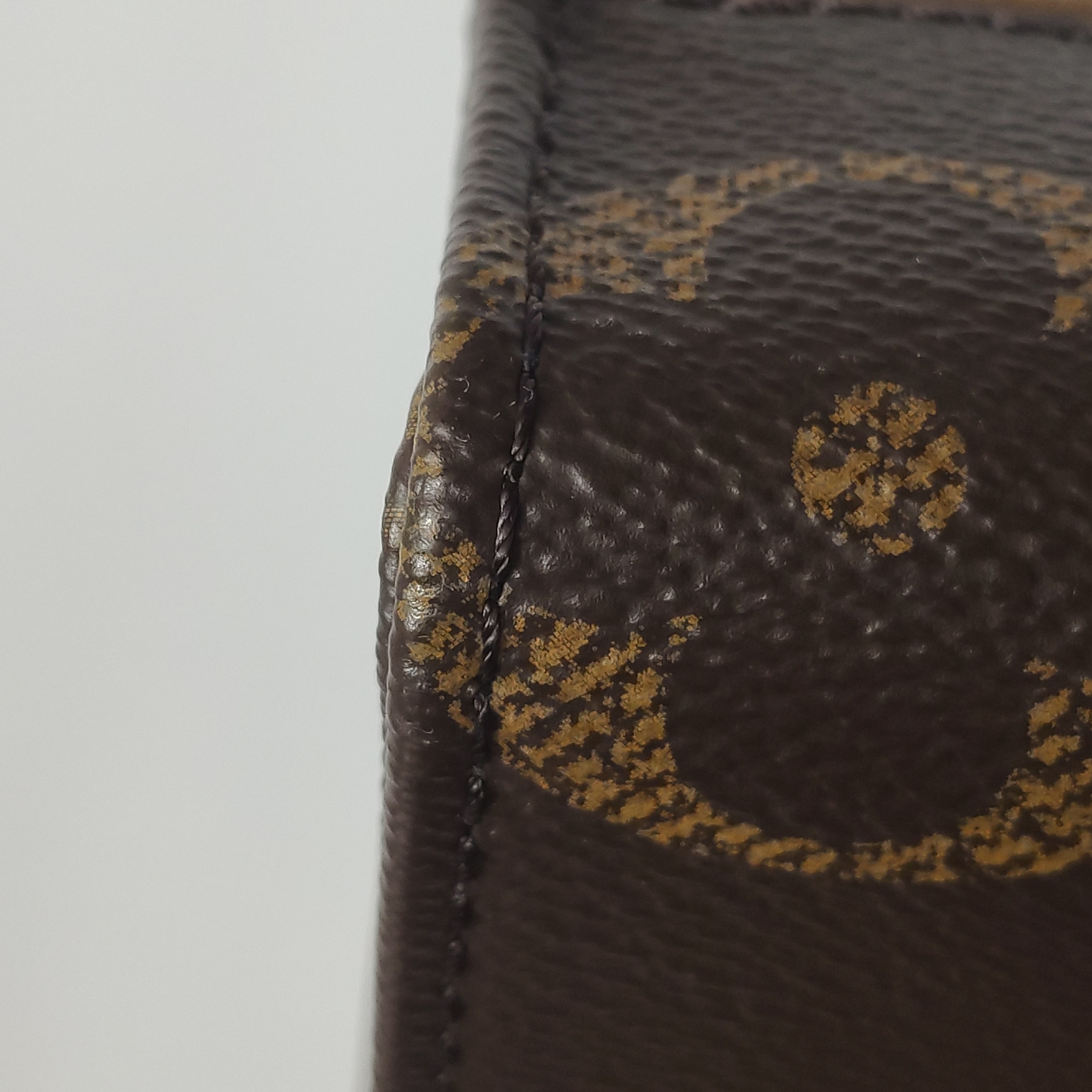 Louis Vuitton(LV) OnTheGo Tote Reverse Monogram Giant BB — photo 13 of 13