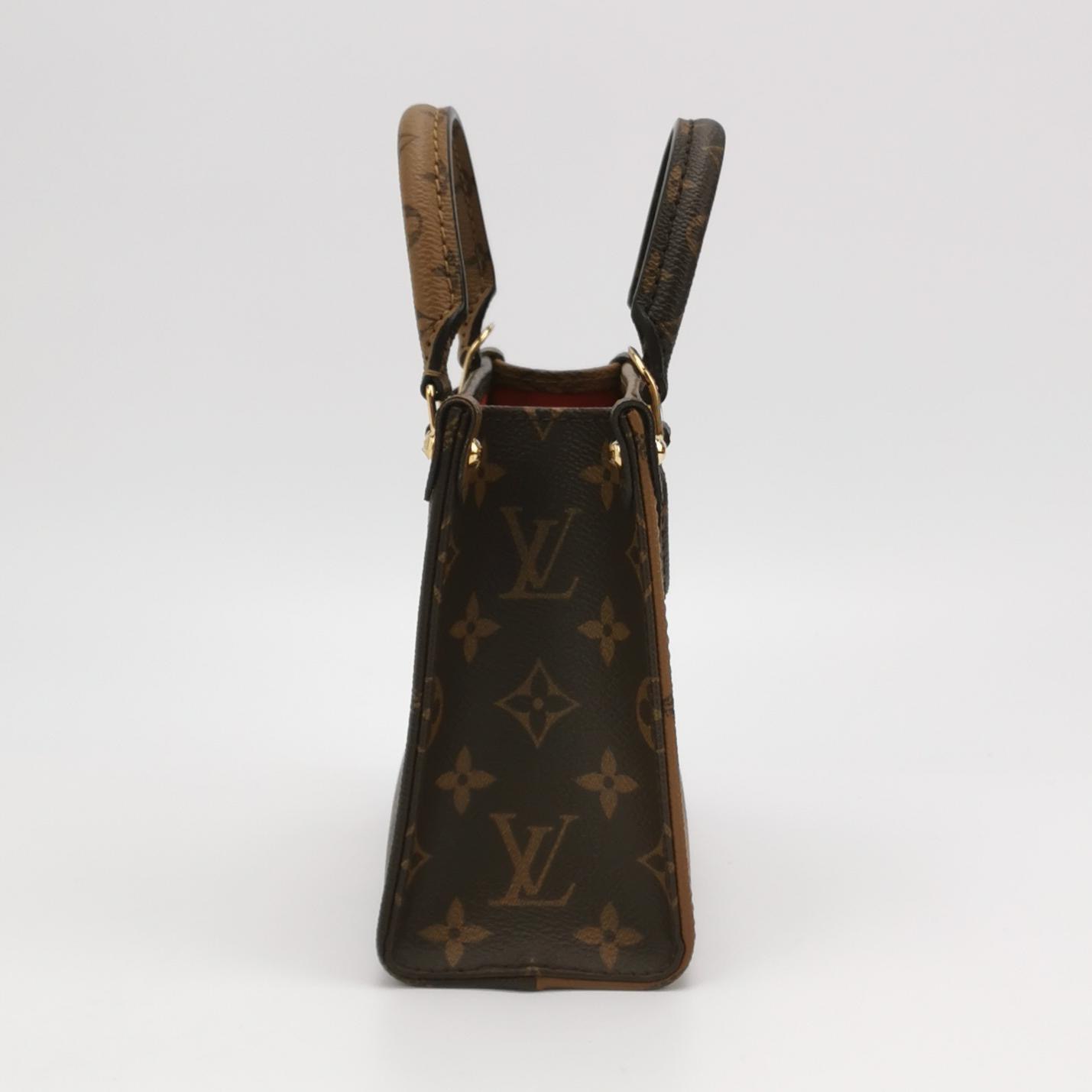 Louis Vuitton(LV) OnTheGo Tote Reverse Monogram Giant BB — photo 5 of 13