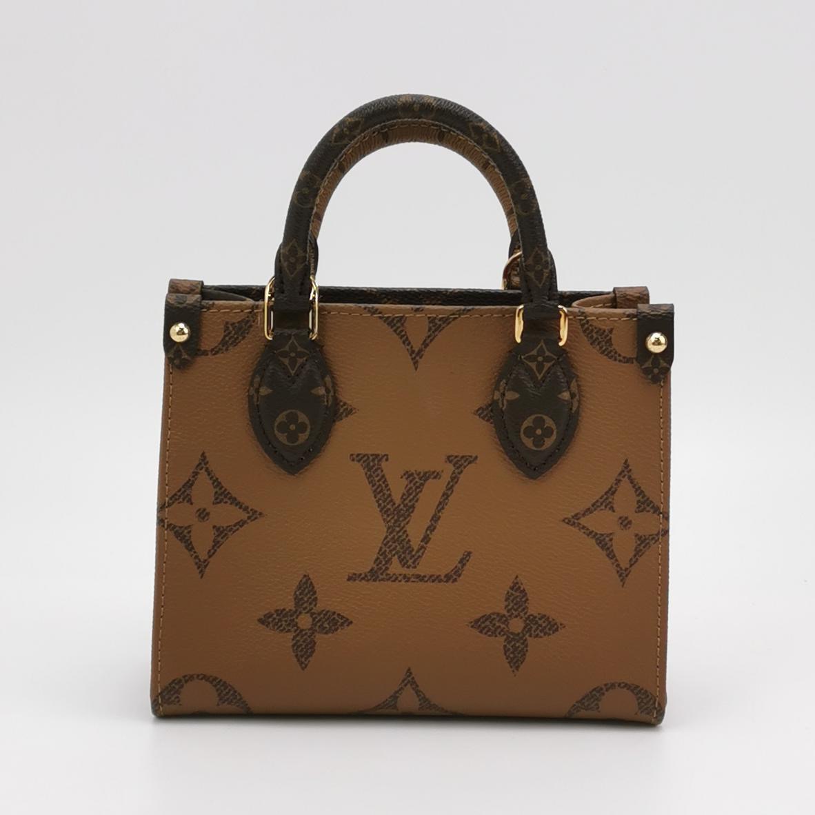 Louis Vuitton(LV) OnTheGo Tote Reverse Monogram Giant BB — photo 3 of 13