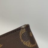 Louis Vuitton(LV) OnTheGo Tote Reverse Monogram Giant BB — thumbnail 13