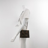 Louis Vuitton(LV) OnTheGo Tote Reverse Monogram Giant BB — thumbnail 2
