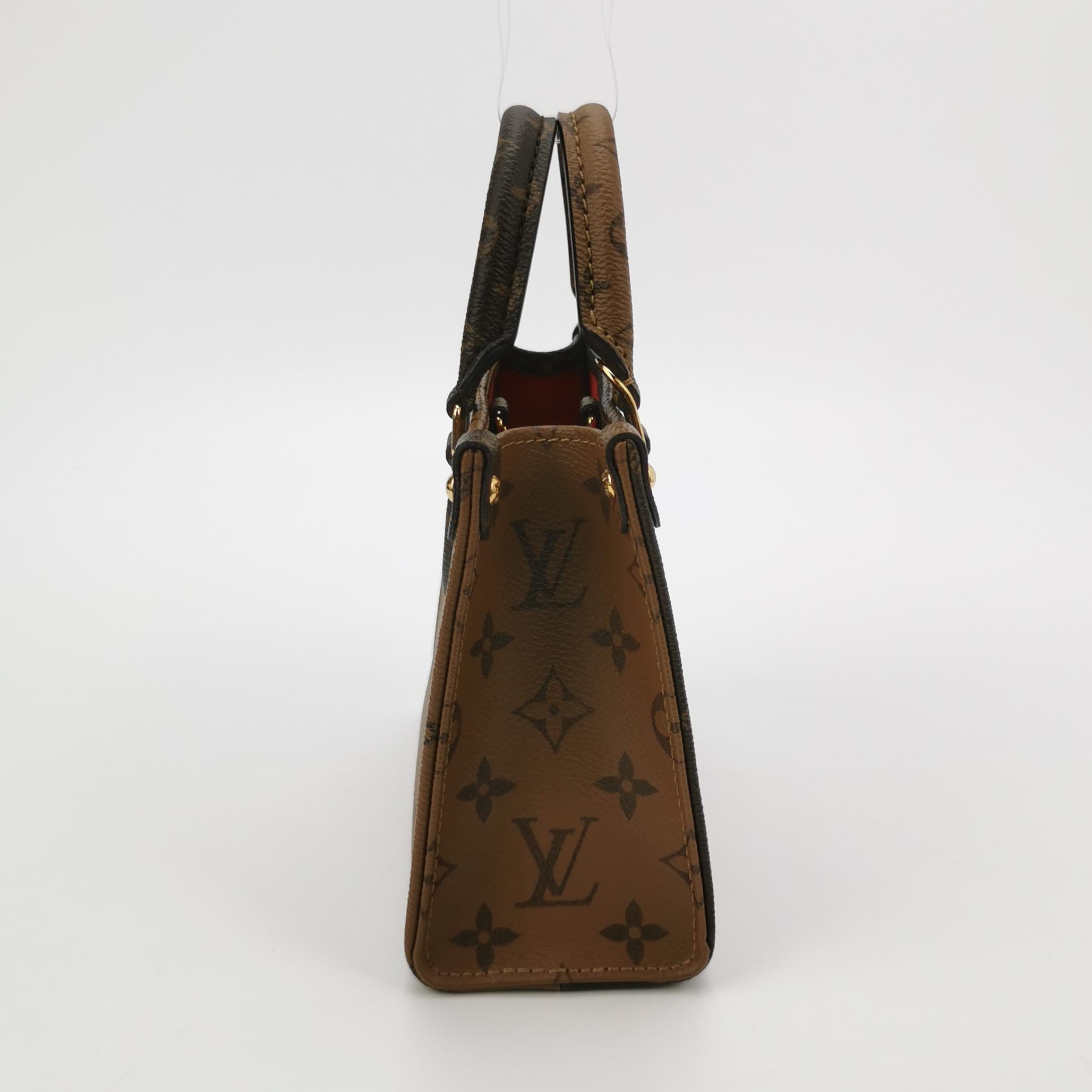 Louis Vuitton(LV) OnTheGo Tote Reverse Monogram Giant BB — photo 4 of 13