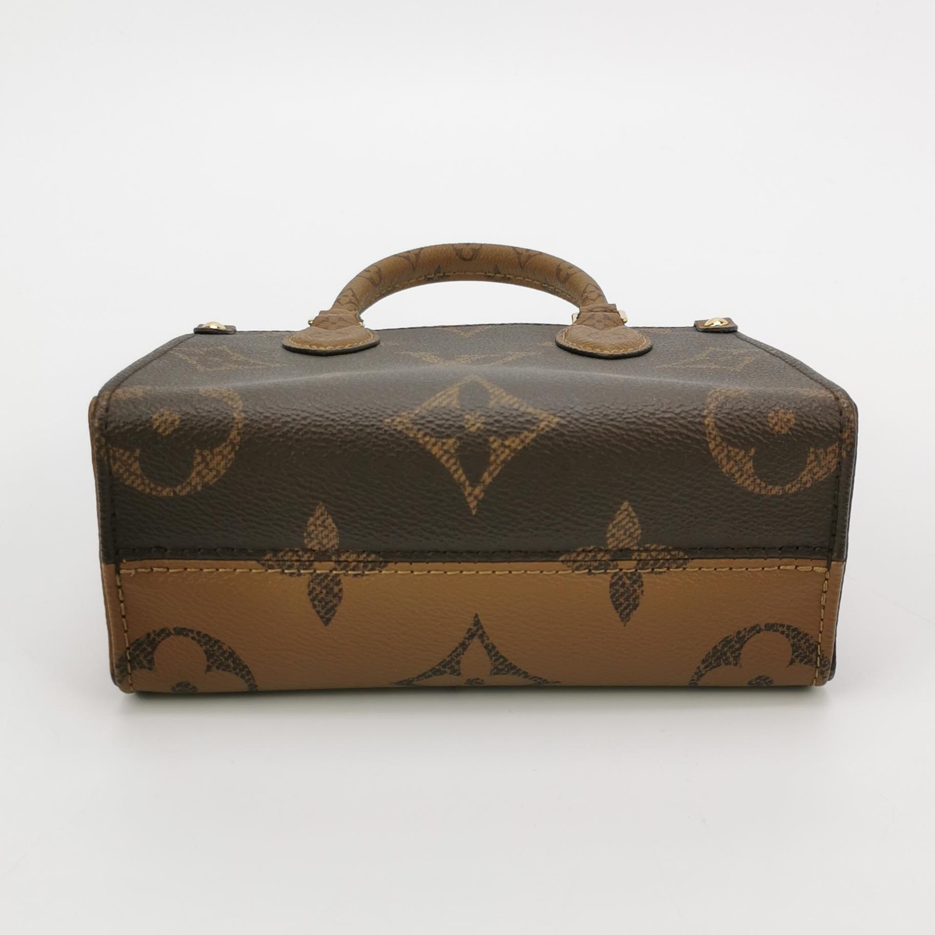 Louis Vuitton(LV) OnTheGo Tote Reverse Monogram Giant BB — photo 6 of 13