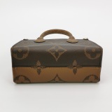 Louis Vuitton(LV) OnTheGo Tote Reverse Monogram Giant BB — thumbnail 6